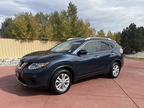 Used 2015 Nissan Rogue SV w/ SV Premium Package image 3