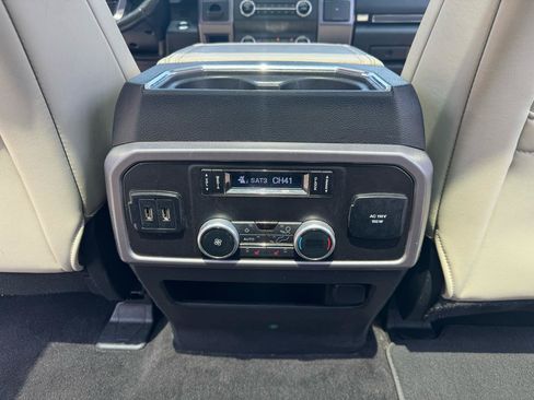 Used 2019 Ford Expedition Max Platinum RWD image 25