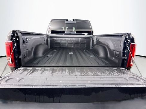 Used 2025 RAM 2500 Limited AWD/4WD image 26