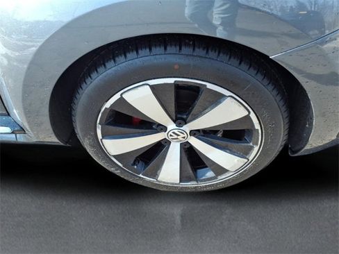 Used 2014 Volkswagen Beetle R-Line image 7
