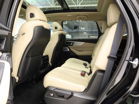 Used 2025 Acura MDX w/ Technology Package image 28