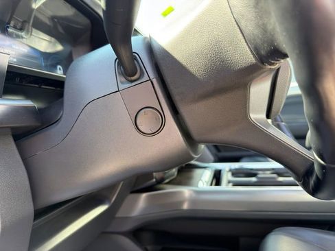 Used 2023 Ford F350 Lariat w/ Sport Appearance Package image 43