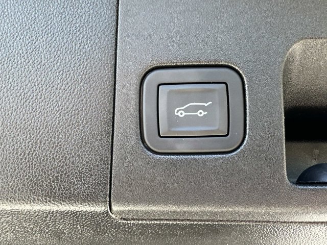 Used 2025 Cadillac XT5 Premium Luxury w/ Technology Package FWD image 12