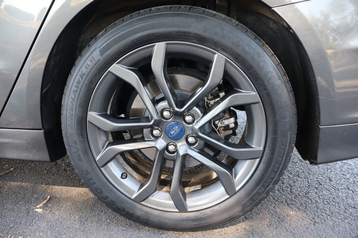 Used 2018 Ford Fusion SE w/ Equipment Group 201A FWD image 42
