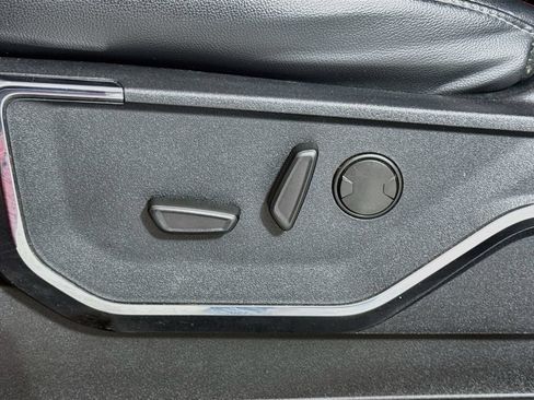 Used 2023 Ford F150 Lariat AWD/4WD image 19