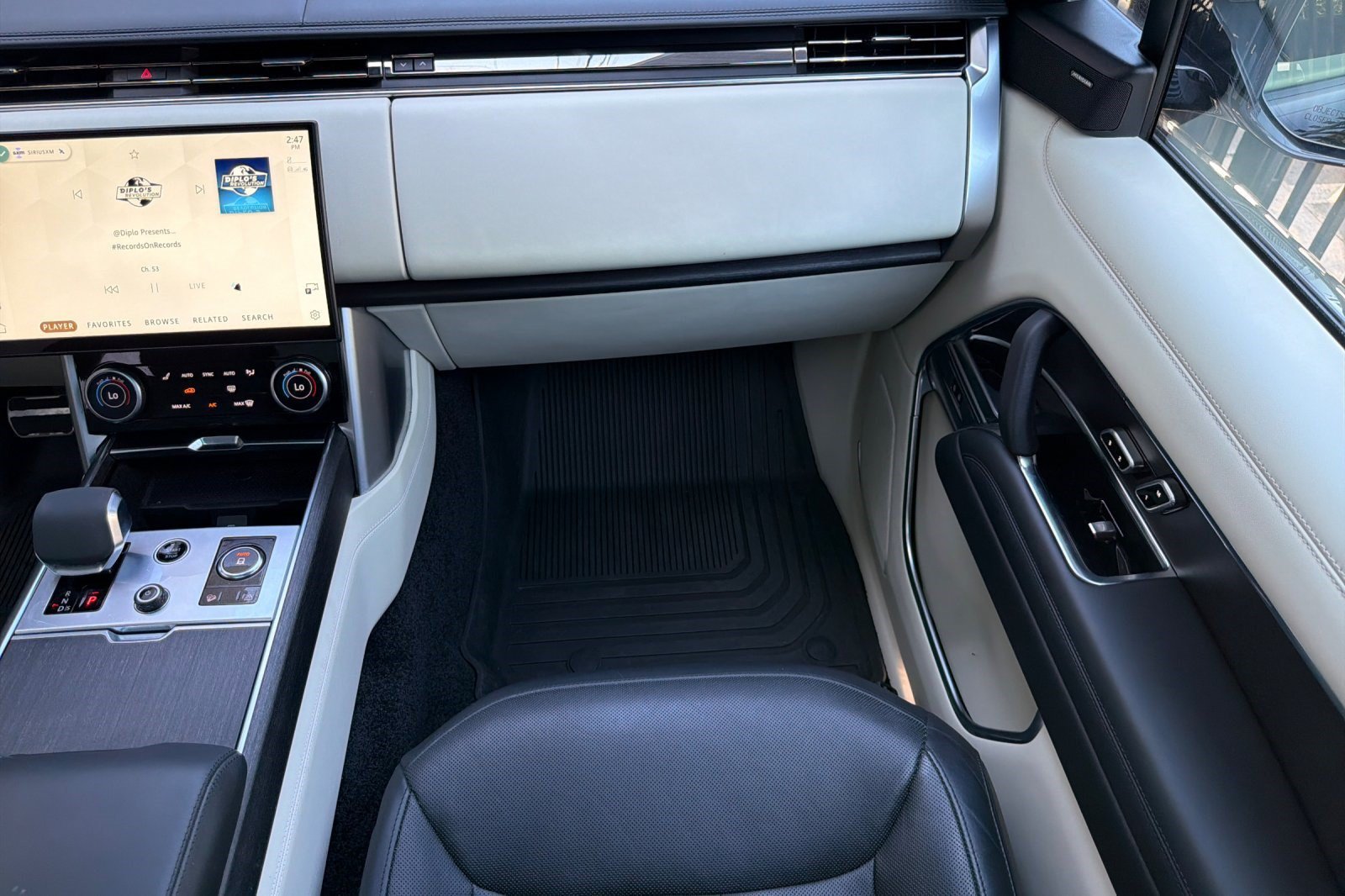 Used 2023 Land Rover Range Rover SE AWD/4WD image 32