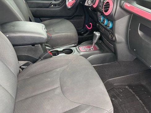 Used 2018 Jeep Wrangler Unlimited Sport S image 32