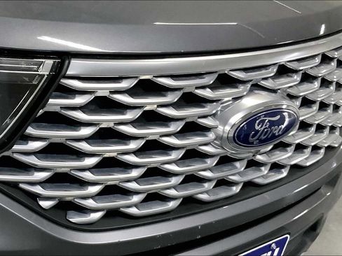 Used 2021 Ford Explorer Platinum w/ Equipment Group 601A AWD/4WD image 25