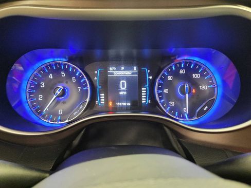 Used 2017 Chrysler Pacifica Touring image 23