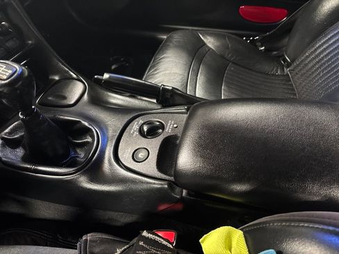 Used 2001 Chevrolet Corvette Convertible w/ Preferred Equipment Group2 image 19