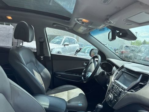 Used 2017 Hyundai Santa Fe Limited AWD/4WD image 30
