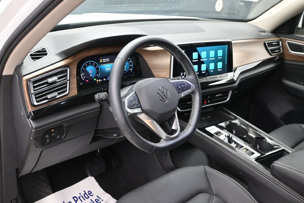 Used 2025 Volkswagen Atlas SE w/ Black Wheel Package AWD/4WD image 10