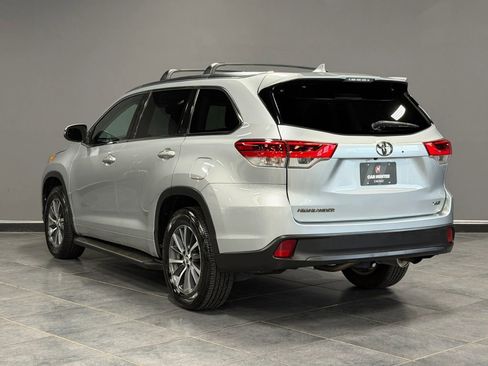 Used 2017 Toyota Highlander XLE FWD image 7