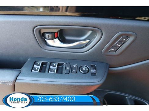 New 2025 Honda Pilot Touring image 26