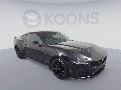 Used 2024 Ford Mustang GT Premium image 10