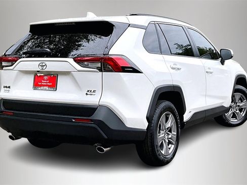 Used 2025 Toyota RAV4 XLE image 5
