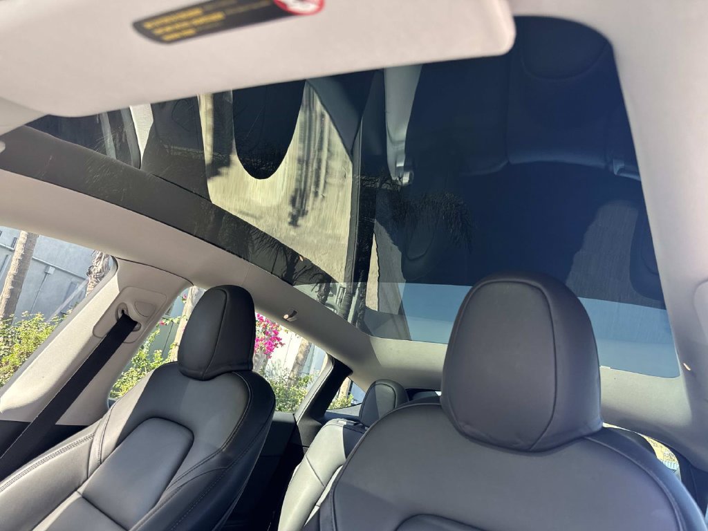 Used 2023 Tesla Model Y Long Range AWD/4WD image 23