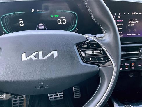 Used 2023 Kia Niro EX Touring FWD image 25