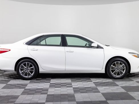 Used 2017 Toyota Camry SE image 9