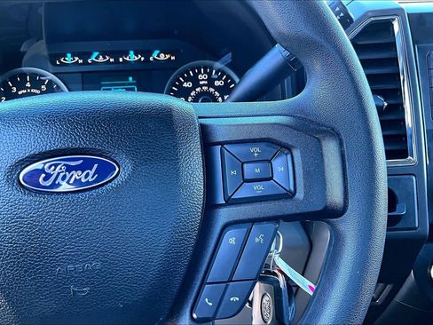 Used 2016 Ford F150 XLT image 24