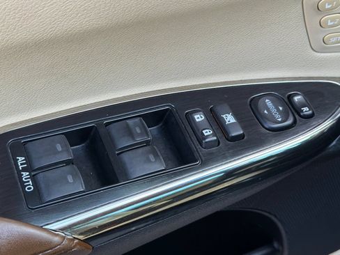 Used 2016 Toyota Avalon Limited FWD image 12