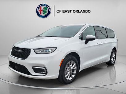 Used 2023 Chrysler Pacifica Touring-L