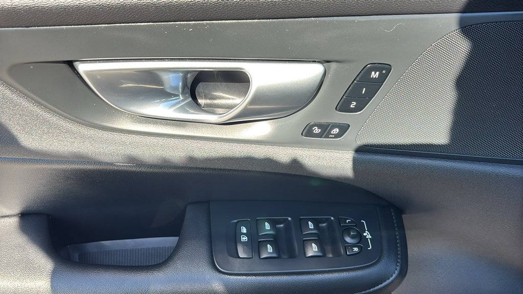 Certified 2024 Volvo S60 B5 Plus AWD/4WD image 13