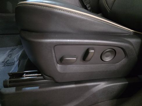 Used 2021 GMC Yukon SLT w/ SLT Premium Package image 30