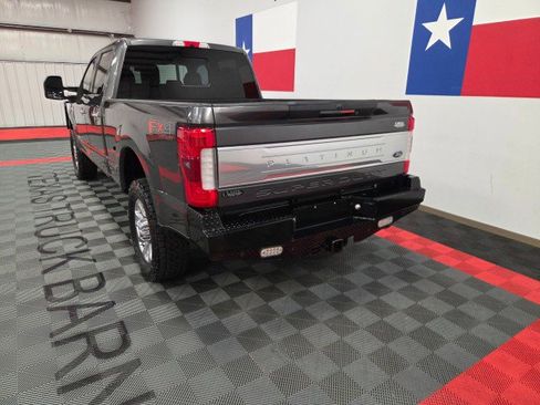 Used 2017 Ford F250 Platinum image 12