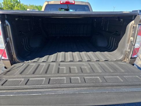 Used 2015 GMC Canyon SLT w/ LPO, Gearon Bar Package AWD/4WD image 9
