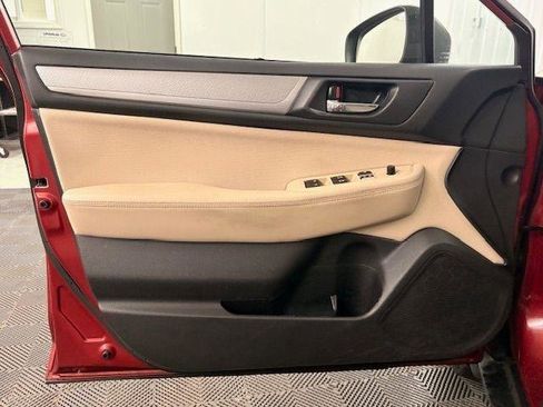 Used 2018 Subaru Outback 2.5i Premium image 6