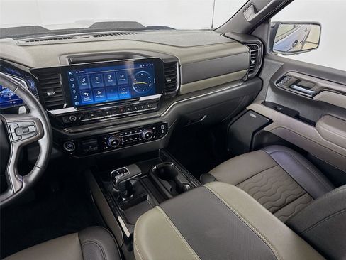 Used 2023 Chevrolet Silverado 1500 ZR2 image 25