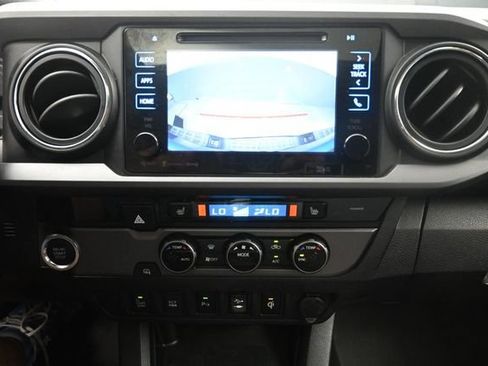 Used 2016 Toyota Tacoma TRD Sport w/ Premium & Technology Package RWD image 12