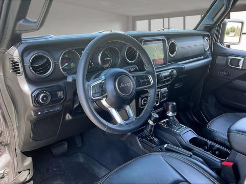 Used 2023 Jeep Wrangler Unlimited Sahara AWD/4WD image 17