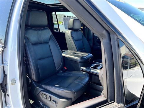 Used 2024 Chevrolet Suburban RST w/ Luxury Package AWD/4WD image 11