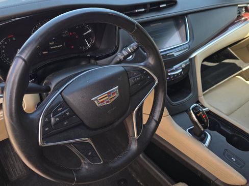 Used 2018 Cadillac XT5 Luxury w/ LPO, Wheel Lock Package image 6