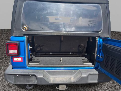 Used 2021 Jeep Wrangler Sport AWD/4WD image 15
