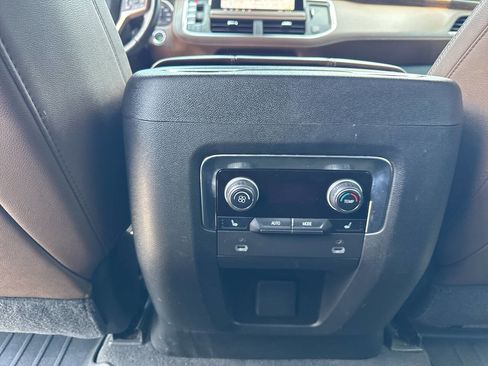 Used 2021 Chevrolet Suburban High Country image 35