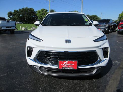 Certified 2025 Buick Encore GX Preferred AWD/4WD image 12