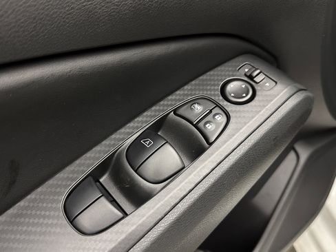 Used 2024 Nissan Altima 2.5 S image 11