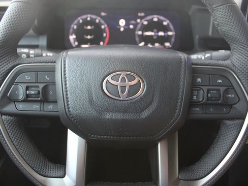 Used 2026 Toyota Tacoma TRD Off-Road w/ TRD Off Road Premium Package AWD/4WD image 19