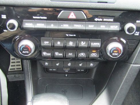 Used 2020 Kia Sportage SX image 28