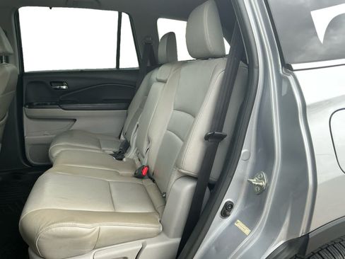Used 2016 Honda Pilot Touring image 13