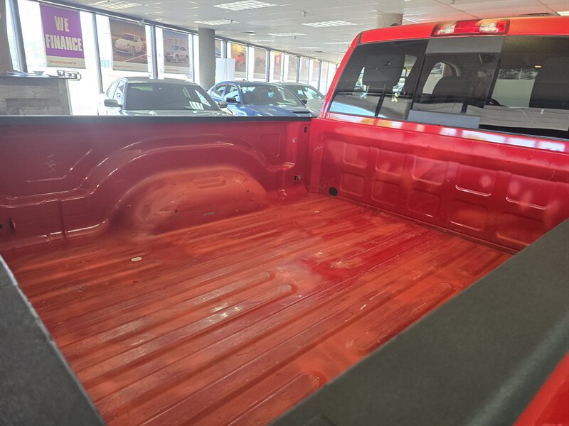 Used 2019 RAM 1500 Classic SLT AWD/4WD image 29