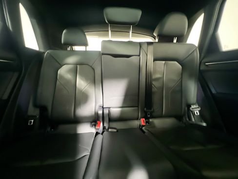 Used 2024 Audi Q3 2.0T Premium image 32