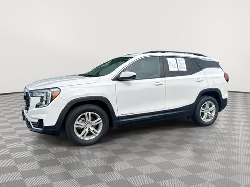 Certified 2023 GMC Terrain SLE w/ Driver Convenience Package AWD/4WD image 1