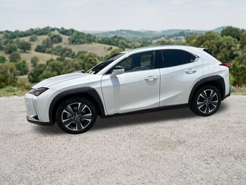 Used 2021 Lexus UX 200 w/ Accessory Package (Z2) FWD image 4