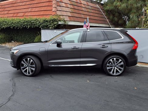 Used 2023 Volvo XC60 T8 Ultimate AWD/4WD image 3