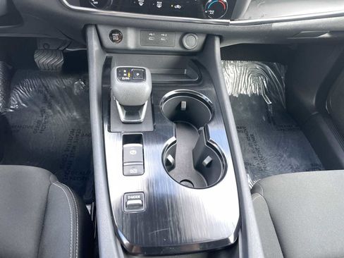 Used 2024 Nissan Rogue S image 20