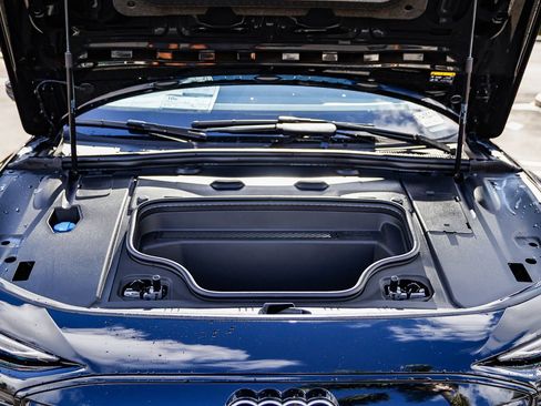 New 2025 Audi A6 e-tron Premium image 29